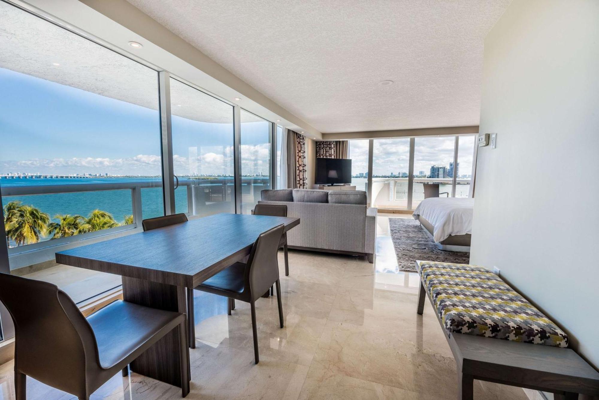 Doubletree By Hilton Grand Hotel Biscayne Bay Miami Eksteriør bilde