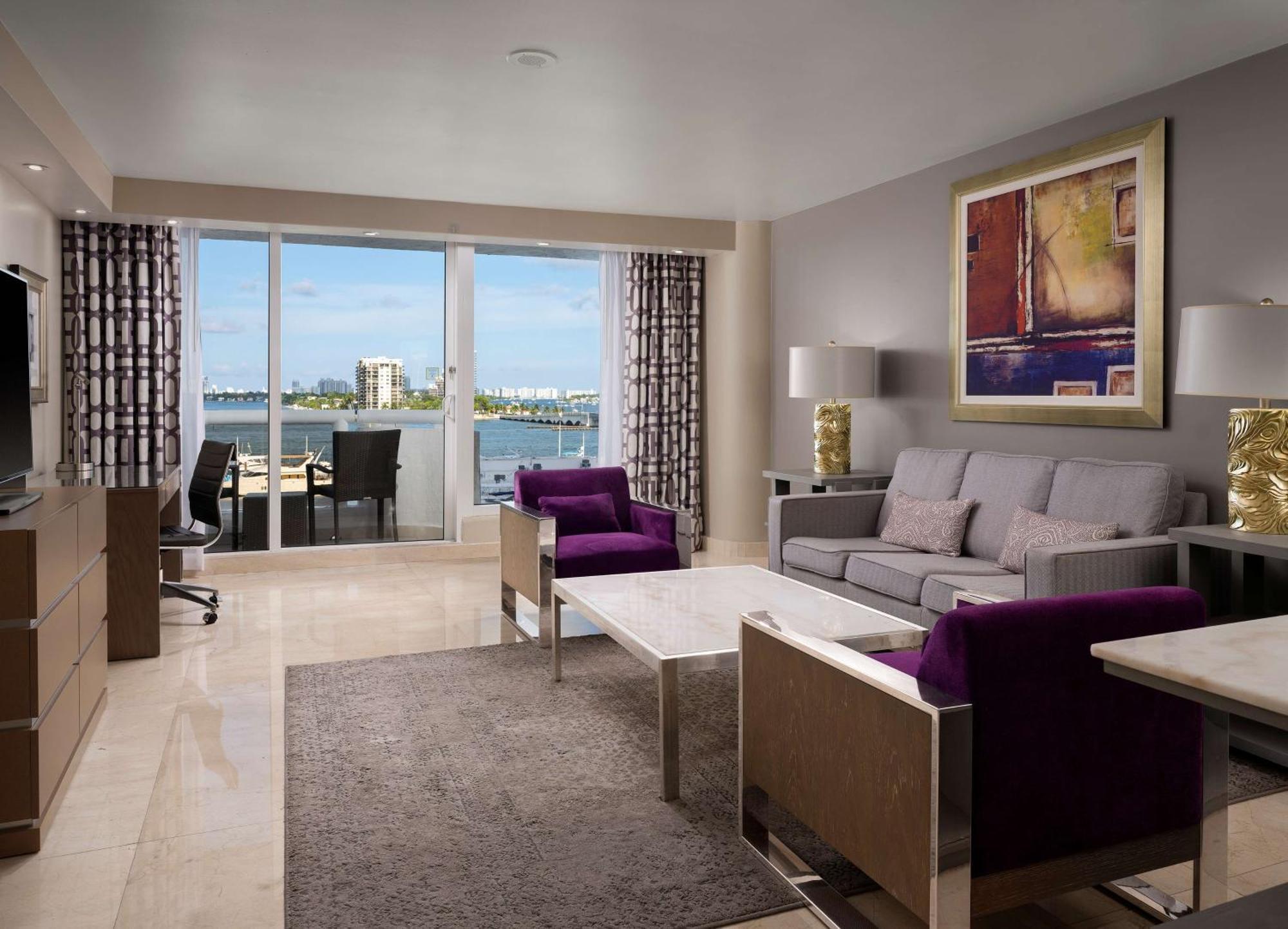 Doubletree By Hilton Grand Hotel Biscayne Bay Miami Eksteriør bilde