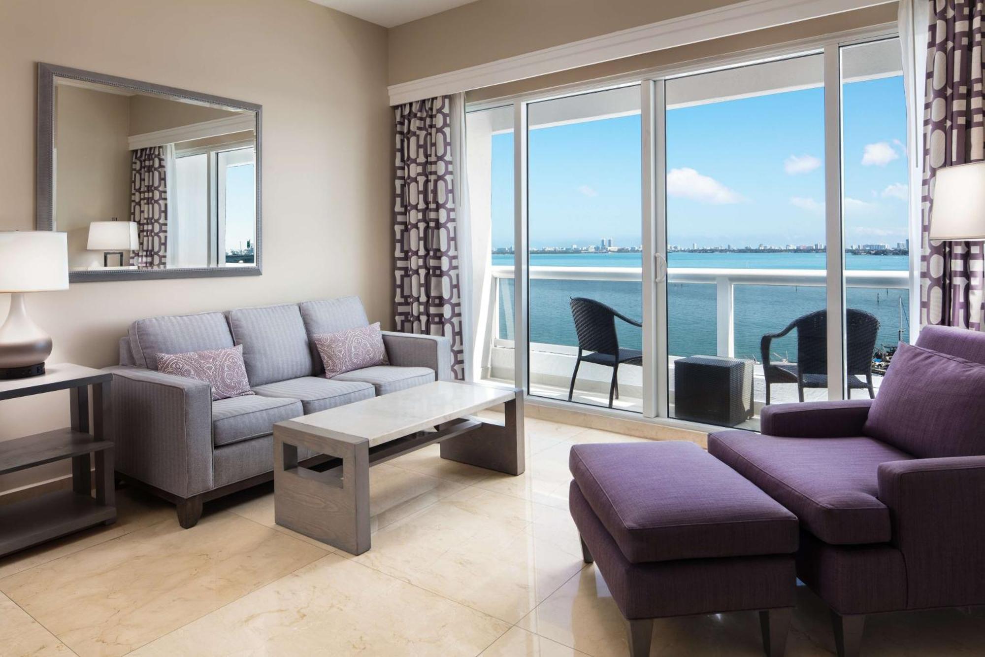 Doubletree By Hilton Grand Hotel Biscayne Bay Miami Eksteriør bilde