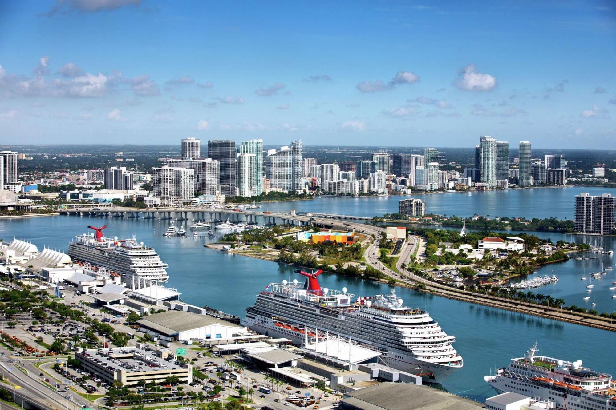 Doubletree By Hilton Grand Hotel Biscayne Bay Miami Eksteriør bilde